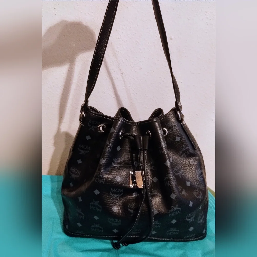 MCM Hobo Shoulder Bag Black Visetos EUC - Picture 2 of 11